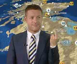 BBC weatherman causes storm<BR>BBC气象员竖中指被直播