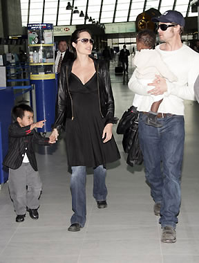 Angelina Jolie & Brad Pitt not married