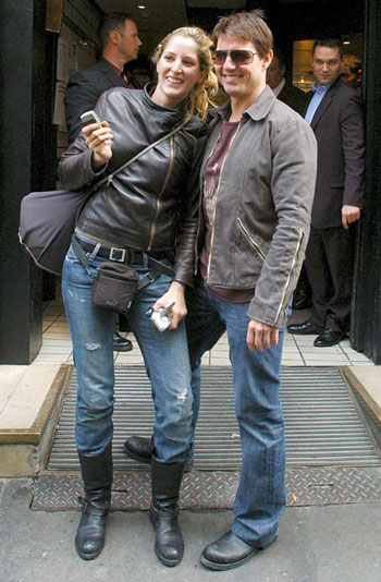 Tom Cruise stops for his fans