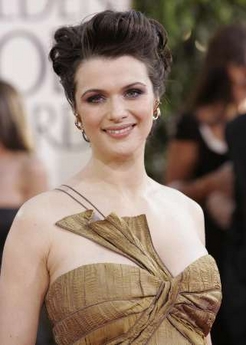 Rachel Weisz gives birth to son