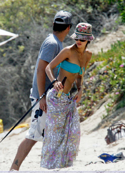 alba beach jessica picture. Jessica Alba beach pictures