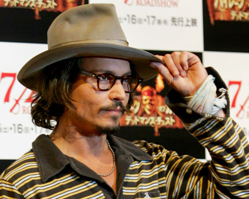 Depp's 'Pirates' scores record $132M debut