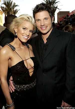 Lachey plans cyber sale of Simpson keepsakes