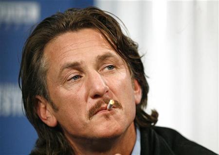 Bad-boy Sean Penn scolded for smoking