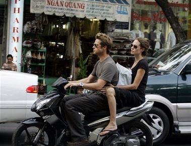 Pitt, Jolie spend holiday in Vietnam