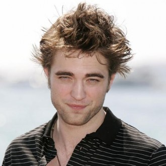 Robert Pattinson allergic to ladies