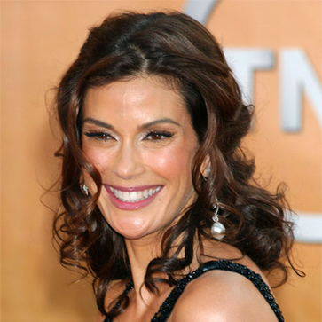Teri Hatcher launches ladies-only site