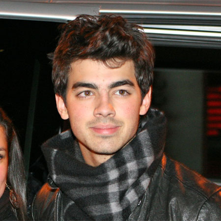 Joe Jonas out with Ashley - again