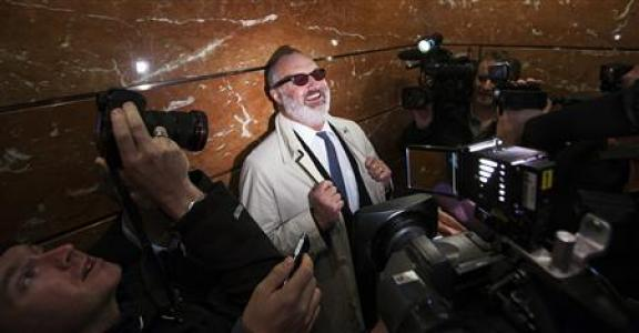 Randy Quaid says he's a victim, not crazy