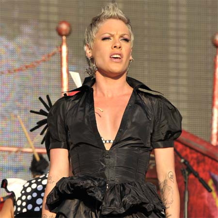 Pink pregnant with first child