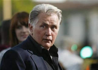 Martin Sheen playing dad in romantic comedy