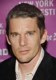 Ethan Hawke, girlfriend expecting a baby