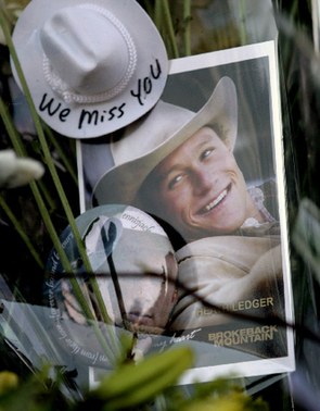 Stars turn out for Ledger memorial