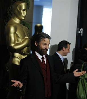 Oscar nominees hopeful show will go on