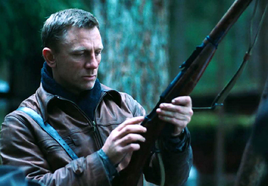Daniel Craig swaps speedos for woolly jumpers in new film