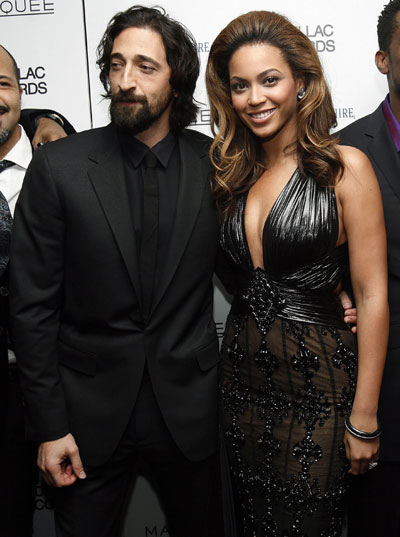Beyonce Knowles poses at premiere of 