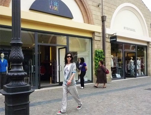 Li Bingbing shot commercial in Rome
