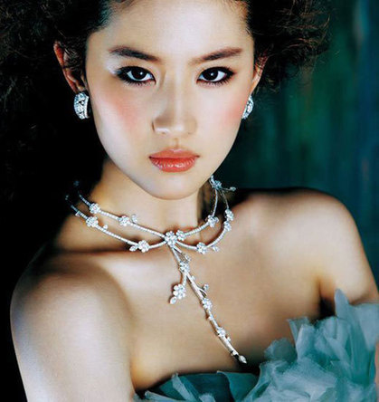 Crystal Liu graces jewelry magazine