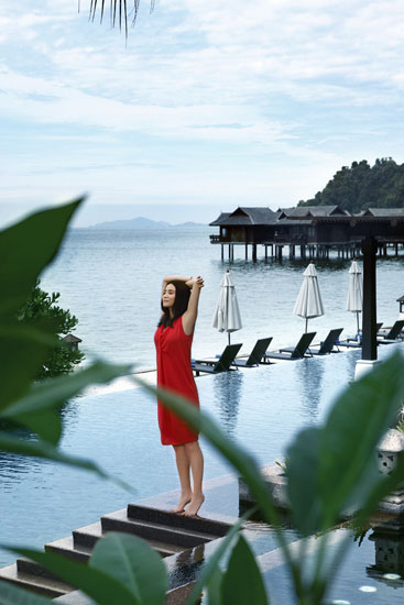 Actress Song Jia shoots magazine cover