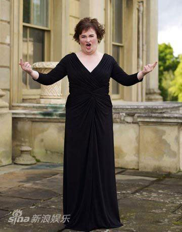 Susan Boyle goes stylish for 'Harper's Bazaar'