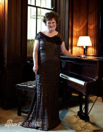 Susan Boyle goes stylish for 'Harper's Bazaar'