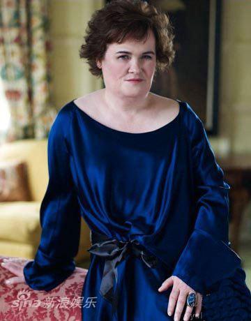 Susan Boyle goes stylish for 'Harper's Bazaar'