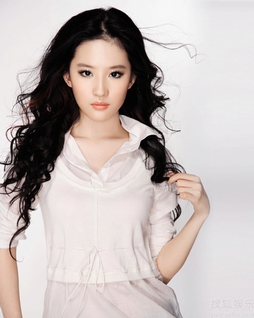 Latest ad photos of Crystal Liu