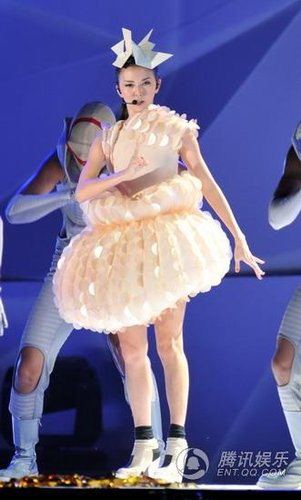 Stefanie Sun sings in Beijing