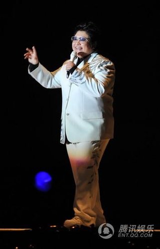 Stefanie Sun sings in Beijing