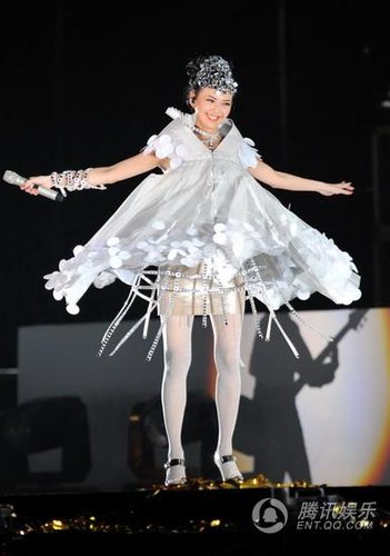 Stefanie Sun sings in Beijing