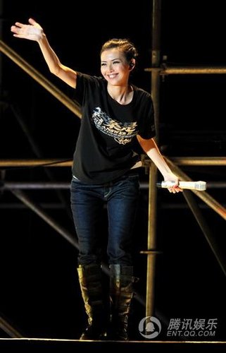 Stefanie Sun sings in Beijing