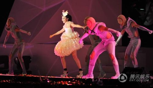Stefanie Sun sings in Beijing
