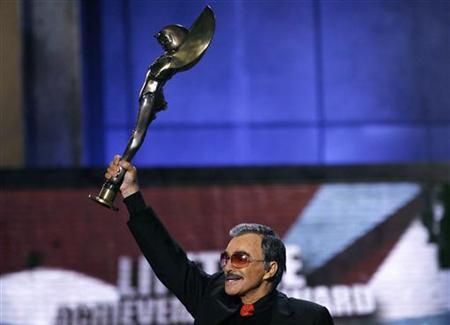 Burt Reynolds hopes his fight with drugs helps others