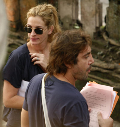Julia Roberts on set of movie 