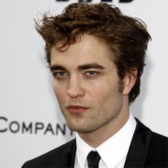 Robert Pattinson splits from Stewart?