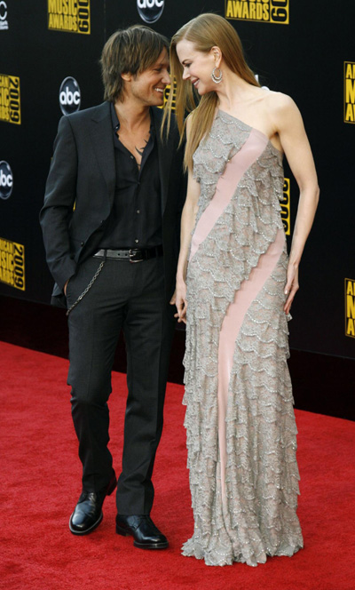 Keith Urban and Nicole Kidman arrive at 2009 American Music Awards