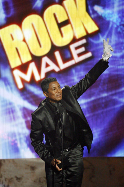 Jermaine Jackson accepts the award for favorite pop/rock male artist for his late brother, Michael Jackson