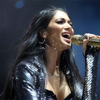 Nicole Scherzinger splits from Lewis