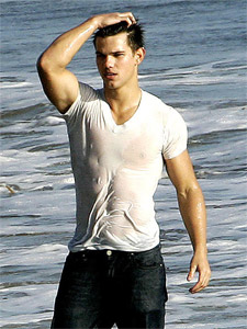 Taylor Lautner to present Golden Globe Awards