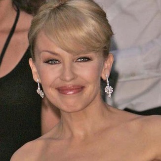 Kylie Minogue attracted to girls
