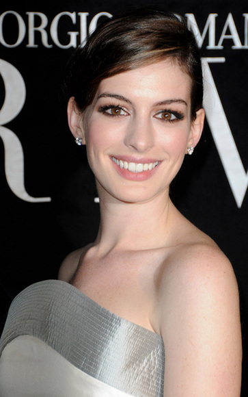 Anne Hathaway chosen to announce Oscar nominations