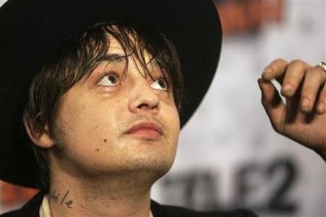 Pete Doherty fined for carrying heroin in court