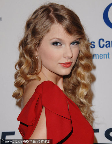 Taylor swift at EIF's Women's Cancer Research Fund Hosts 