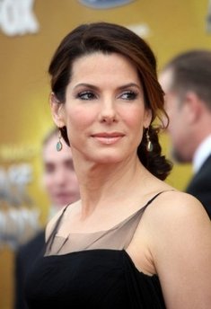 Bullock on brink of bizarre double as Oscars loom