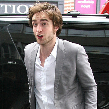 Robert Pattinson parties in London
