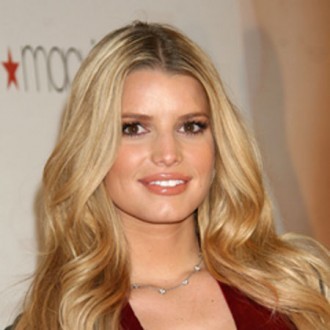 Jessica Simpson swaps numbers