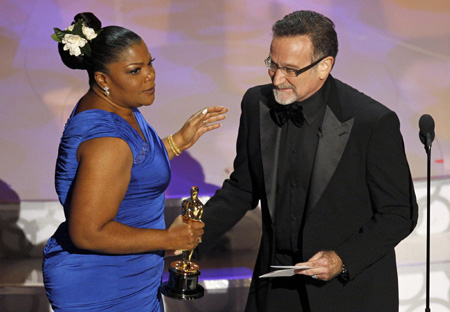 Mo'Nique wins Oscar for best supporting actress