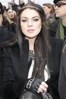 Lindsay Lohan takes swipe at E-Trade babies
