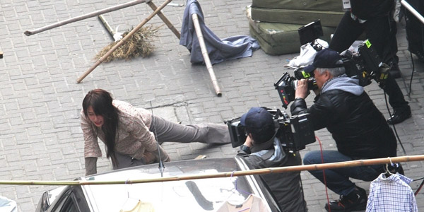 'Angry' Lin Chi-Ling on set