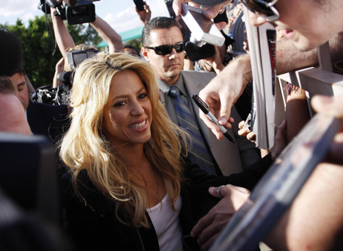 Shakira visits Phoenix over tough immigration law